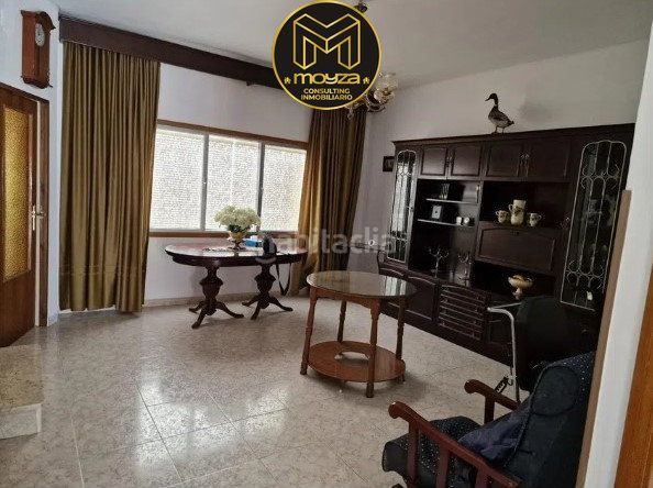 Foto 6e1b9646-22e5-4b93-854e-c28a34afd585. Casa amb aparcament a Baena