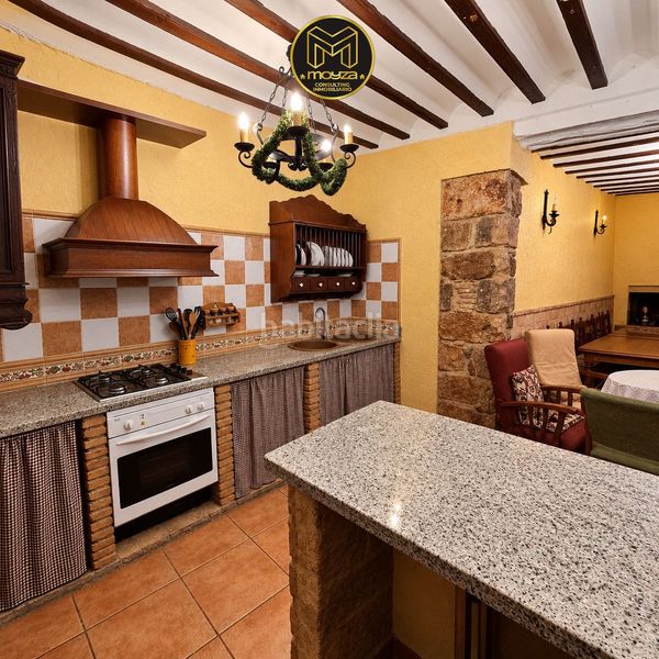 Foto 8a40ebe9-2a3b-434c-9dad-de2638ac2ce9. Casa  en venta en centro, 5 dormitorios. en Centro ciudad Linares