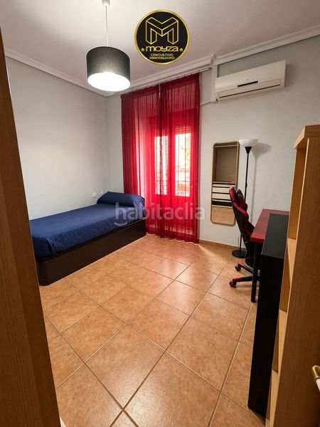 Foto f7edd945-ac16-4a0a-be79-b5f3d7bc7cea. Casa  en venta en centro, 5 dormitorios. en Centro ciudad Linares