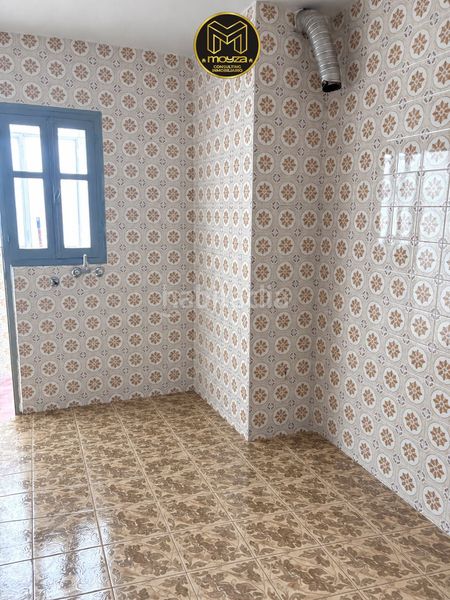 Foto 85765640-39aa-4b0b-bfc0-9bbdac5998fb. Piso  en venta en la glorieta, 3 dormitorios. en Jaén