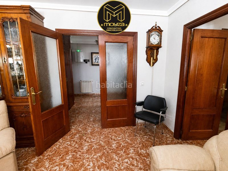 Foto 6b532e41-d7ce-41e7-9592-3389c0b6c9c4. Piso  en venta en avda. andalucía, 4 dormitorios. en Jaén