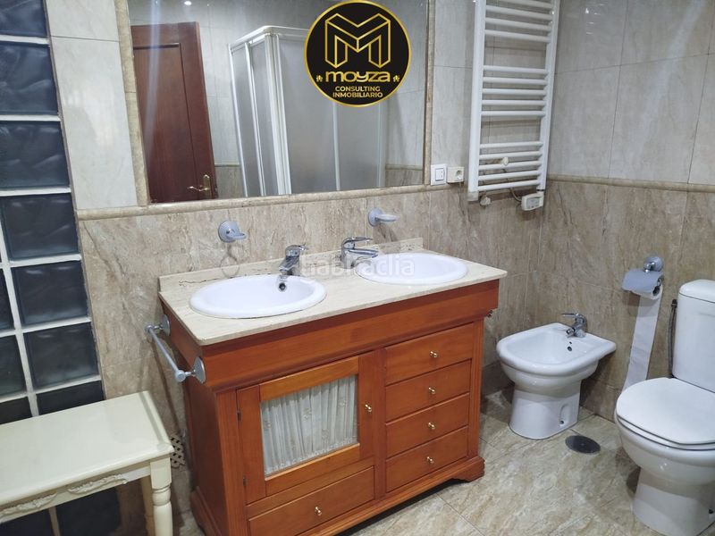 Foto 792b4013-f445-445a-aa25-6faa7b507511. Piso  en venta en avda. andalucía, 4 dormitorios. en Jaén
