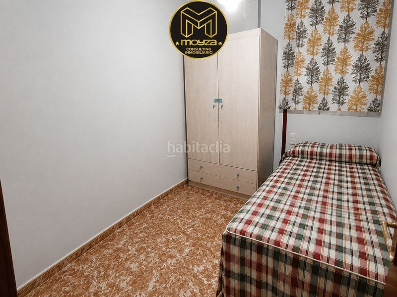 Foto aed6160f-254e-410d-9f1f-94ff02c3a6e5. Piso  en venta en avda. andalucía, 4 dormitorios. en Jaén