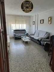 Location Appartement à Valdeastillas - Fuentezuelas. Piso en alquiler en avda. andalucía, 4 dormitorios.