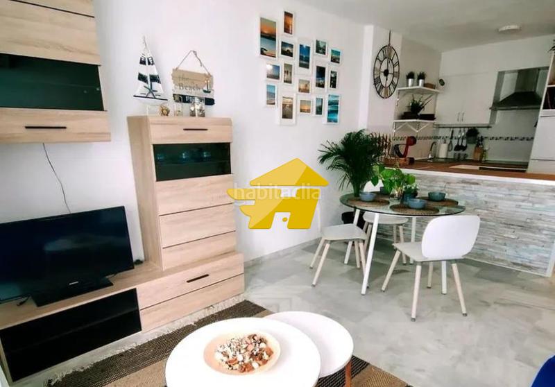 Foto 21272274-b456-46db-b8fd-a8e5294aadb9. Alquiler piso calle don juan manuel en Montemar Torremolinos