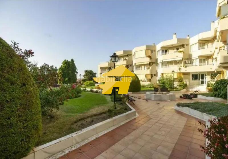 Foto 6c5c012d-3bb3-4d5d-949e-409db2baf3b5. Location appartement avec parking piscine dans Montemar Torremolinos