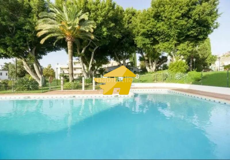 Foto c11dcf95-f72f-478d-bbc9-795c818047fb. Location appartement avec parking piscine dans Montemar Torremolinos