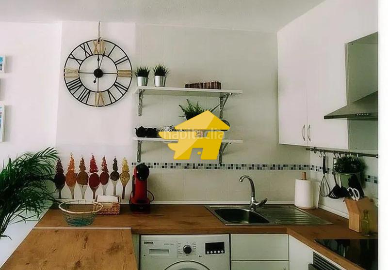 Foto a84ca0d5-2447-40dd-a72a-130c86ac42a3. Rent flat with parking pool in Montemar Torremolinos