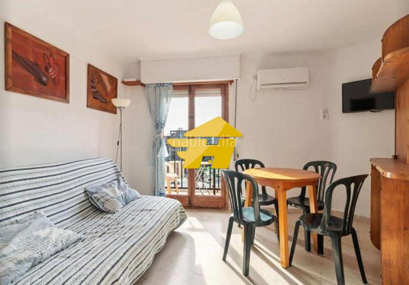 Foto 470863f7-a88e-4e1e-8da9-282cdf1d6a10. Alquiler piso calle de la playa en Playamar - Benyamina Torremolinos