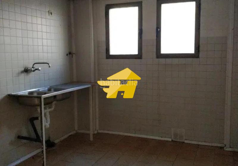 Foto e0a75a0f-1268-48a8-a68f-f0357e3f7ffe. Location local commercial dans Villarrubia Córdoba