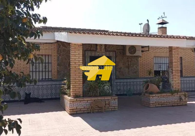 Foto edbf8369-5d43-4d47-a75e-21110091a886. Casa con piscina in Alcolea Córdoba