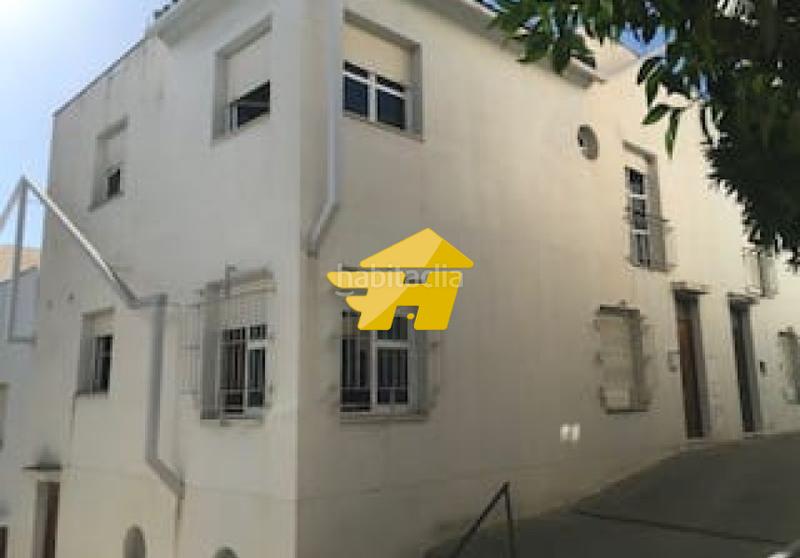 Foto e0150ade-a678-4096-b7f8-84839b58fc0f. Casa calle loja en Doña Mencía