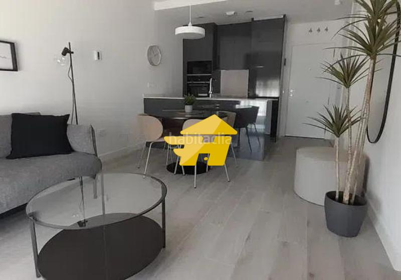 Foto a7703d45-eb3d-4ed0-9d77-4e45c647e9fb. Alquiler piso paseo martiricos, 30 en Martiricos - La Roca - La Rosaleda Málaga