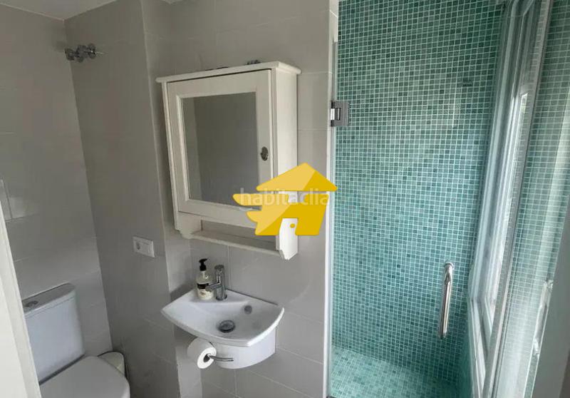 Foto cea8d0df-5ffe-450e-93d7-6d0b27c9f394. Location appartement dans Montemar Torremolinos