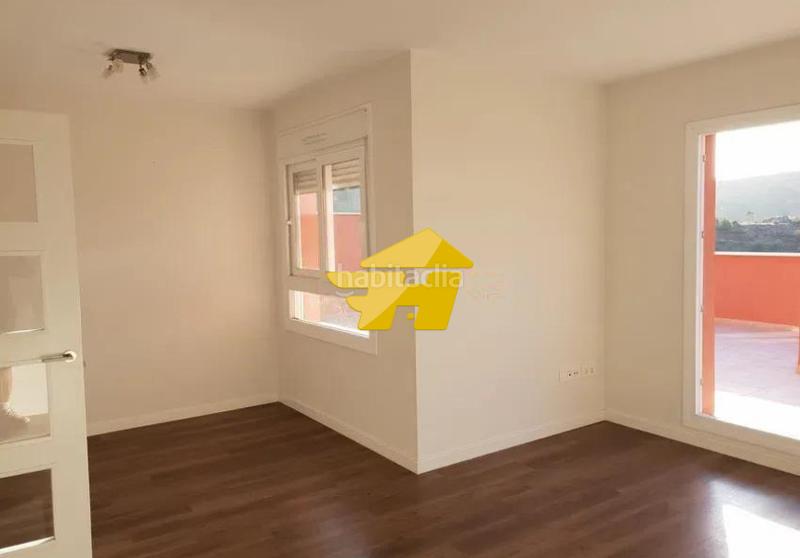 Foto 532c5c9b-7041-4fb7-91ef-59e99ccaf485. Miete dachwohnung mit parking pool in Jarazmin Málaga