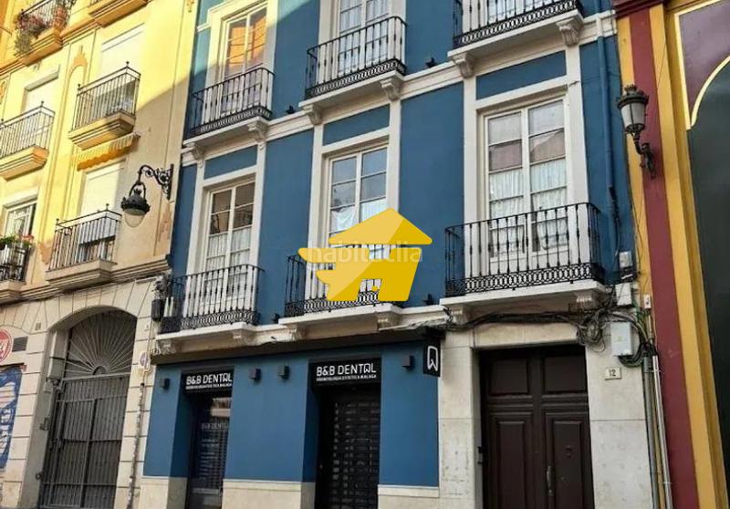 Foto b59f378a-bce7-4e67-ac4e-ac54ff4863e5. Alquiler piso calle dos aceras larga temporada en Málaga