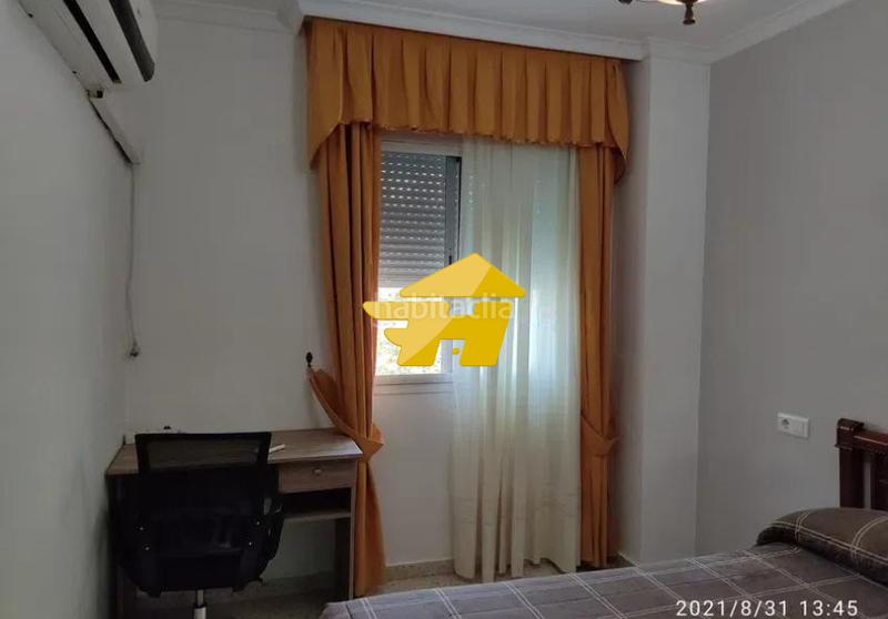 Foto 50ae7cf5-dccb-40c6-86b9-a9e58baf29b5. Location appartement avec parking piscine dans El Consul - Ciudad Universitaria - El Romeral Málaga
