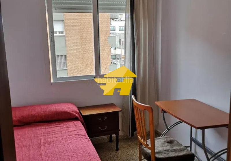 Foto efd02f64-ebfd-4842-aebd-48077c835670. Lloguer pis a Parque Ayala - Jardín de la Abadía - Huelín Málaga