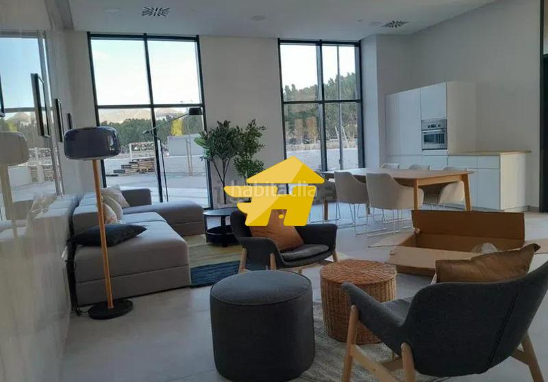 Foto 954fdac8-175c-4e7c-b984-def683dffa96. Lloguer pis amb calefacció aparcament piscina a Martiricos - La Roca - La Rosaleda Málaga