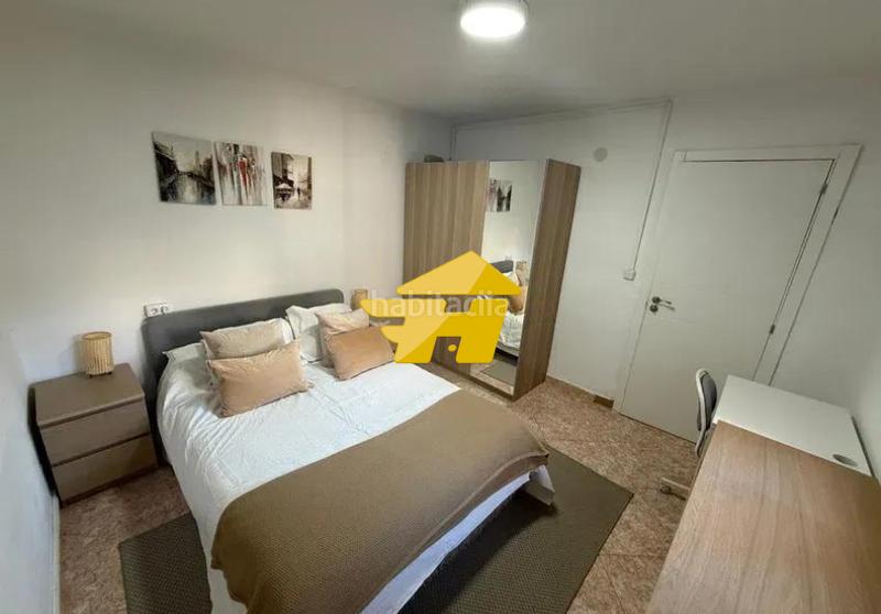 Foto 091c4722-e1f7-4ad6-bf5d-ed398bfff99a. Lloguer pis a Parque Victoria Eugenia Málaga