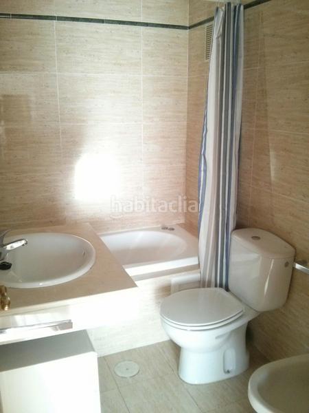Foto c9756cac-cc2c-4fa2-abff-4d3a8931f877. Lloguer àtic amb aparcament piscina a Paseo Marítimo Oeste - Pacífico Málaga