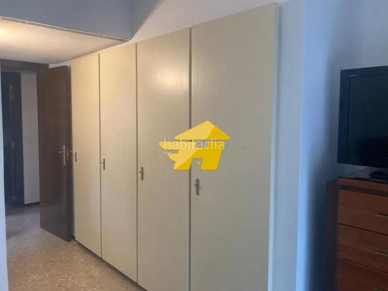 Foto c7b588aa-2384-4fbb-8975-3b703968c278. Alquiler piso ideal familias en Playamar - Benyamina Torremolinos