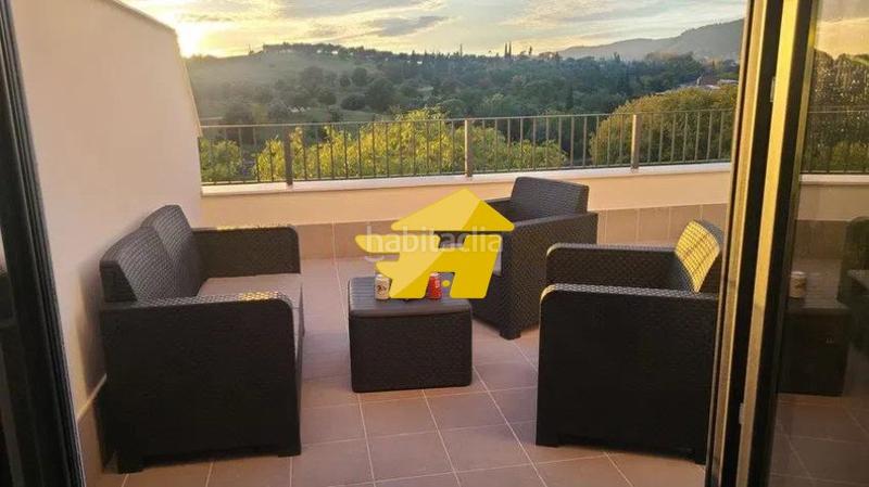 Foto 5203ff4b-3aed-4b40-8be5-731f951fcb3e. Location attique avec chauffage parking piscine dans Córdoba