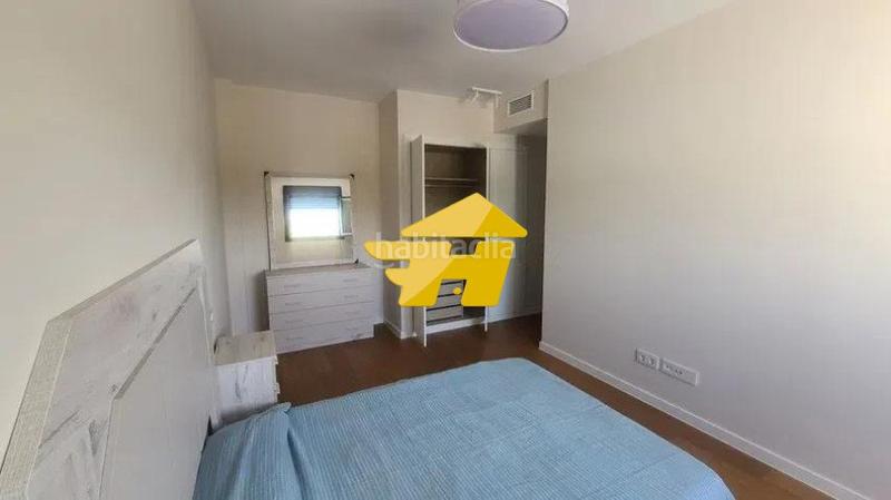 Foto 745c25bf-5351-49e6-8561-f789cf8bd976. Location attique avec chauffage parking piscine dans Córdoba