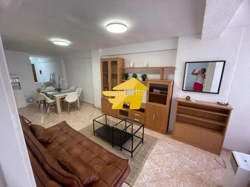 Foto b992deb0-4299-4570-b26d-01dea264bda6. Alquiler piso calle segismundo moret en Parque Victoria Eugenia Málaga