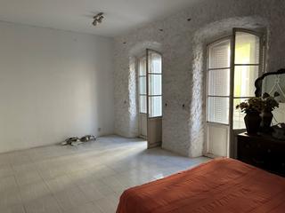 Casa a Casco Antiguo. Casa en venta en c general castaños, con local en planta baja