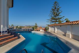 Chalet à San García. Chalet en san garcía