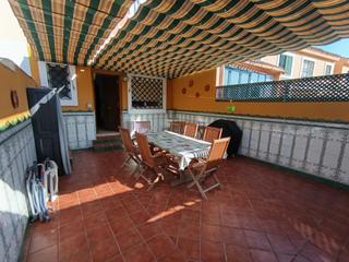 Reihenhaus in San García. Venta adosado en las terrazas de algetares en periodo de puja de