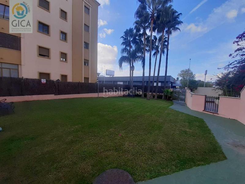 Foto 1a3d13e2-d2c8-4117-b631-a1ff284bc5a0. Pis amb aparcament piscina a La Reconquista - El Rosario Algeciras