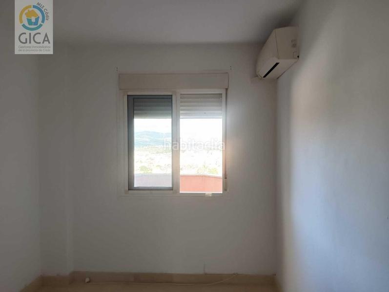 Foto c1b534fb-d559-48f4-8ca1-3aecac35796b. Pis amb aparcament piscina a La Reconquista - El Rosario Algeciras