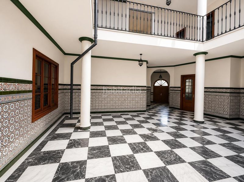 Foto f0f3f7ab-1e8d-4d9c-8ab0-88070bddbf70. Casa amb aparcament a Casco Antiguo Algeciras