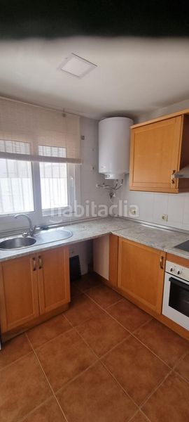 Foto 58942a5d-d810-4978-85ac-13c1469ef3ff. Casa adossada amb piscina a San Bernabé Algeciras