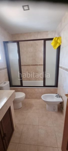 Foto 62bfaf4f-2af6-4381-b876-55d9d53a0e59. Casa adossada amb piscina a San Bernabé Algeciras