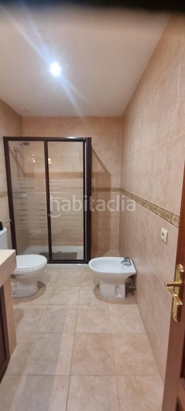 Foto a1c0cf98-7e21-4e9d-aa4c-cf193944e0ab. Casa adossada amb piscina a San Bernabé Algeciras