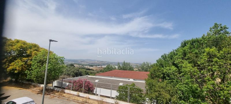 Foto d487328d-2aee-4db6-ac6d-874b4720d180. Casa adossada amb piscina a San Bernabé Algeciras