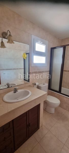Foto d830c3bf-4f3e-4f8b-bb62-e4cb0ba71d6d. Casa adossada amb piscina a San Bernabé Algeciras