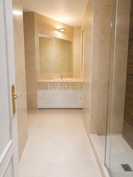 Foto 789f3f59-d9de-4252-9416-cff743f6cda3. Casa adossada amb calefacció aparcament piscina a Sotogrande
