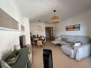 Flat in La Reconquista - El Rosario. Piso de tres dormitorios y garaje en algeciras, plaza mayor.