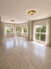 Etagenwohnung in Casco Antiguo. Piso en venta calle alfonso xi con garaje y trastero