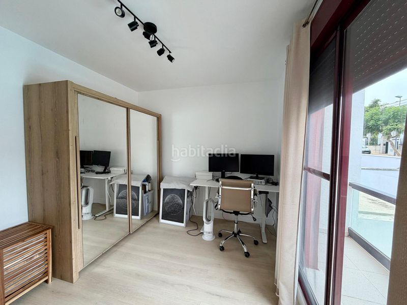 Foto 1c02fa3a-1784-4c14-89a4-460711019ce4. Casa adossada amb calefacció aparcament piscina a Algeciras