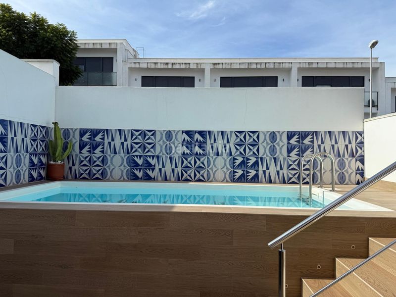 Foto 49a6c5c4-7a4f-4a79-9158-e7b276e704ff. Casa adossada amb calefacció aparcament piscina a Algeciras
