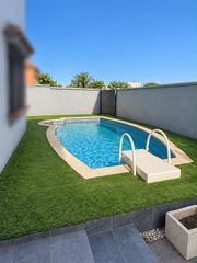 Casa in El Rinconcillo. Vivienda independiente en el rinconcillo