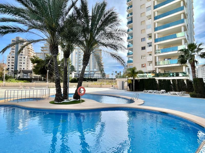 Foto 5a8c2bb2-2596-4f68-8233-19642290f952. Lloguer pis amb calefacció piscina a Puerto Calp
