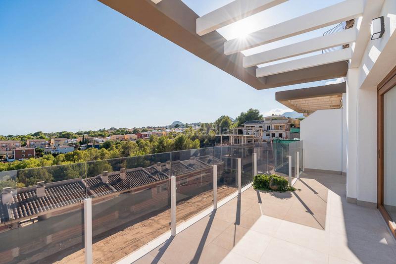 Foto c4f614cf-fe5a-4319-bbd2-c7c879e90286. Casa adossada amb calefacció aparcament piscina a Nucia (la)