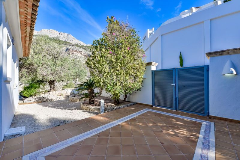 Foto 4a45273a-3671-4316-bc14-4b3d42bc2ca9. Xalet amb calefacció aparcament piscina a Altea ciudad Altea