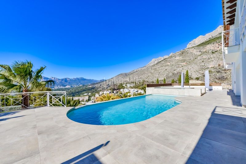Foto be192318-5b04-4a4e-ad28-f7e3380f224f. Xalet amb calefacció aparcament piscina a Altea ciudad Altea